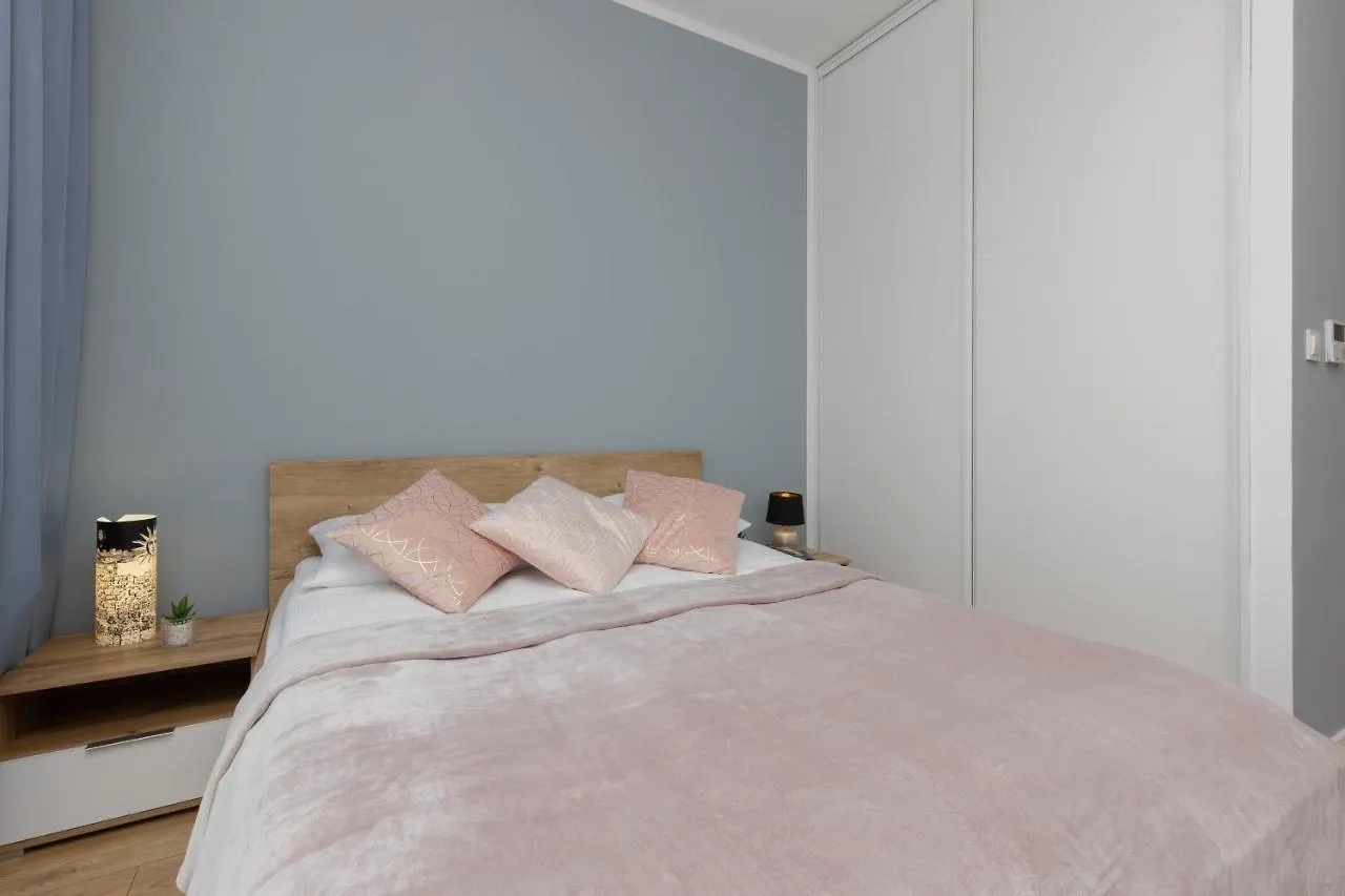 Studio Kasprzaka Varsovia By Noclegi Renters 0*, Warsaw Poland